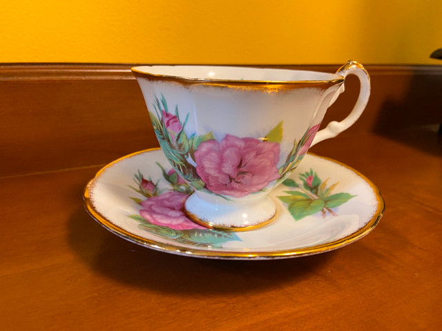 Paragon Tea Cup an Saucer England Bright Pink Large Cabbage Rose in Arts & Collectibles in Oshawa / Durham Region