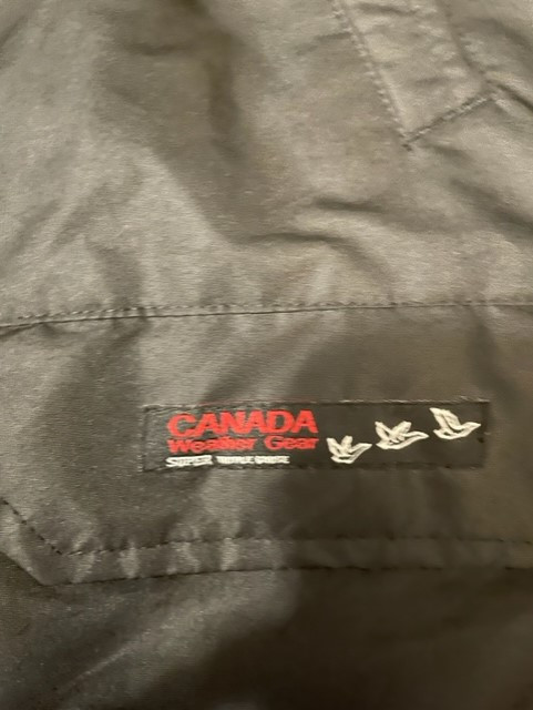 Kids Canada Weather Gear Goose Down Jacket - Size M (Fits 8-10) in Kids & Youth in Burnaby/New Westminster - Image 2