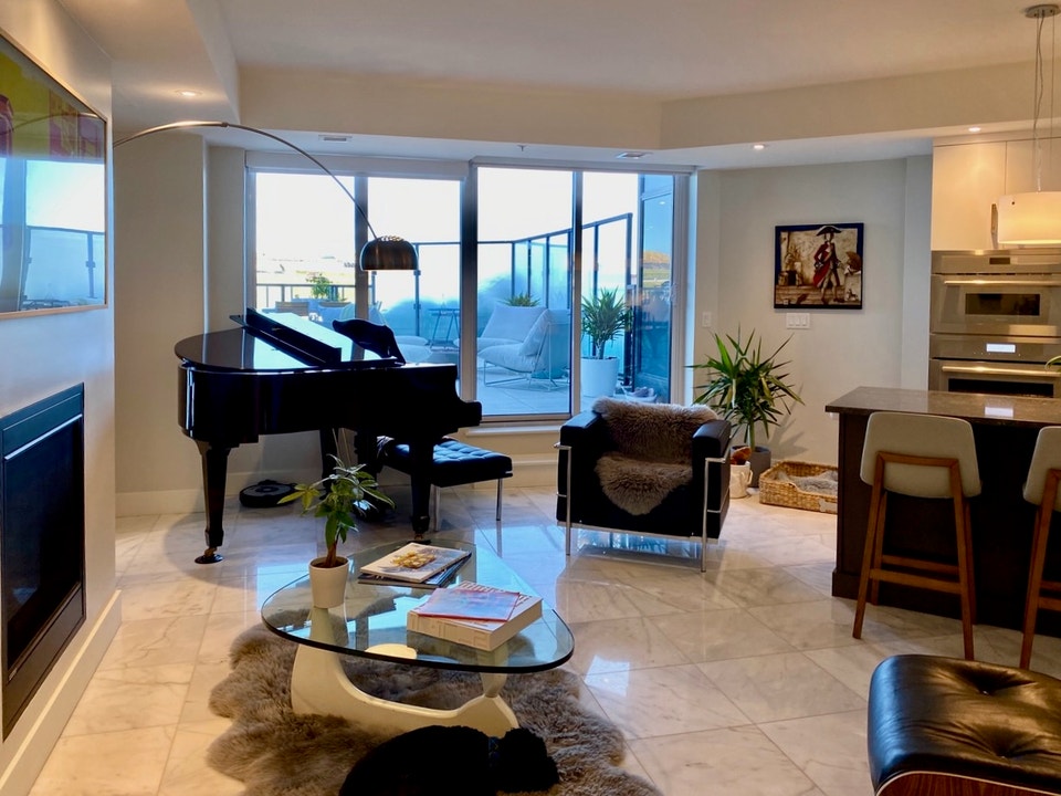 PAVILION South Park - 1 Bedroom with Large Private Terrace 4