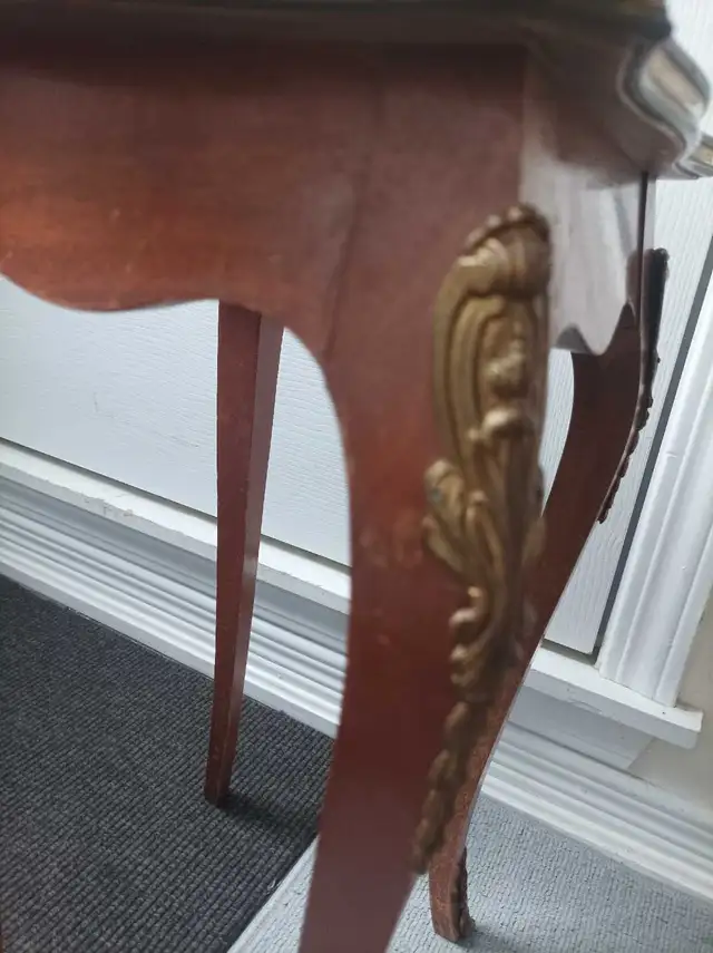 Side Table in Other Tables in City of Toronto - Image 3