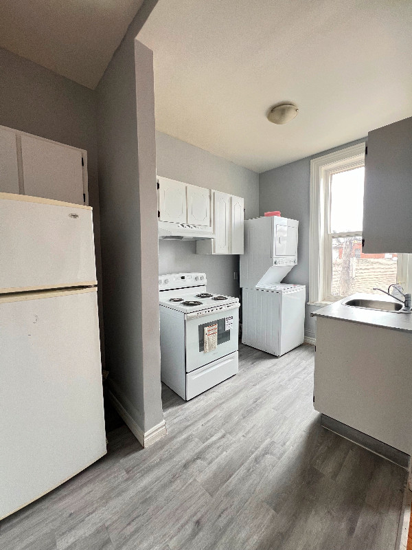 62 Murray Apt #201 - For Lease in Long Term Rentals in Windsor Region - Image 2