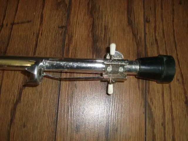 QUALITY ALUMINUM CANE WITH ICE GRIP TIP in Health & Special Needs in Norfolk County - Image 4