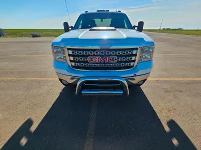 $13,000 OBO. 2013 GMC Sierra 2500HD SLE Extended Cab Long Box Pickup Truck in good used condition. S...