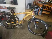 Vélo jaune 8 vitesses Boss 6061 aluminium 