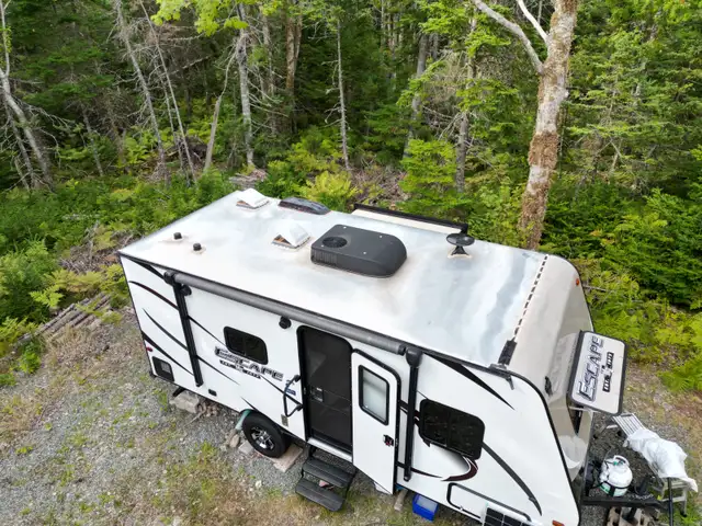 Trailer K-Z Escape 181RB 2018 used in Travel Trailers & Campers in Cape Breton - Image 2