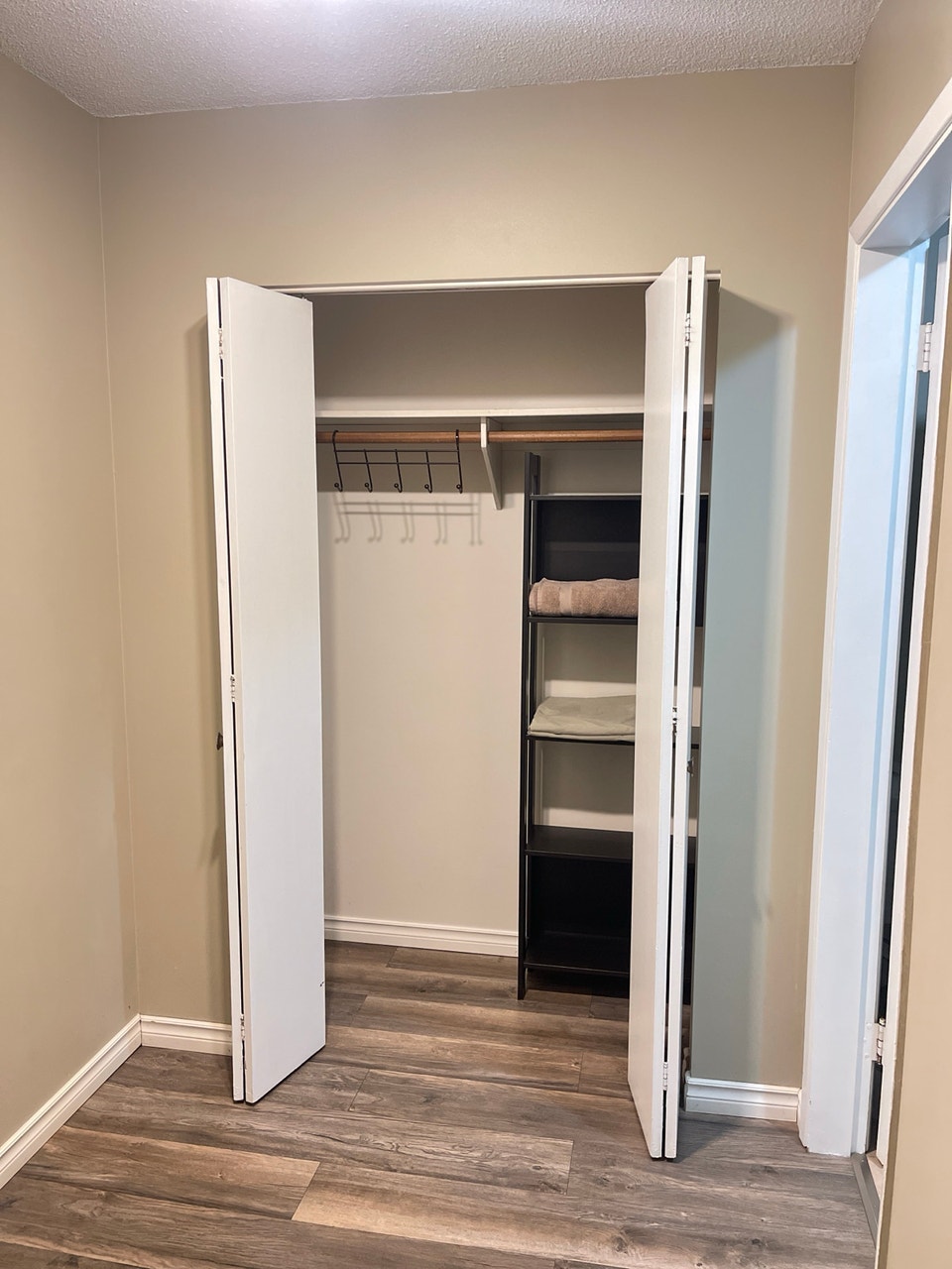 FOR RENT 1 BD apartment - 11916 105 St Edmonton (NAIT area) 5