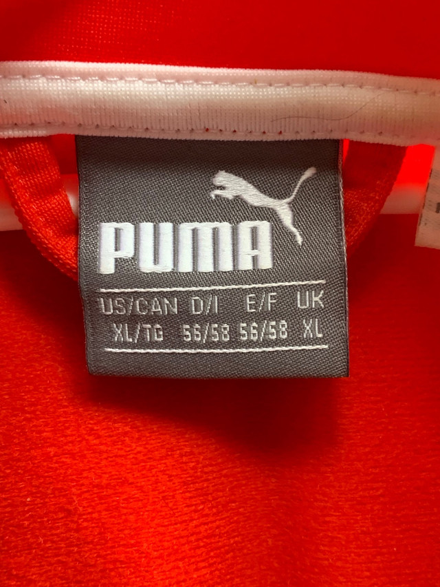 Red Puma vest men’s size XL dans Hommes  à Ville de Montréal - Image 3