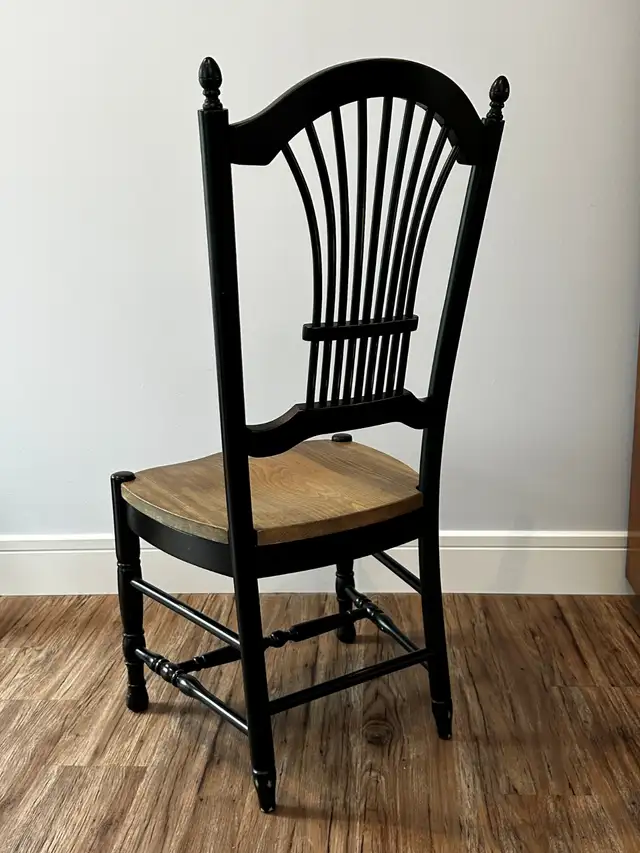 Camlen Dining Room Set546145187262648323