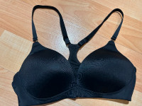 34B front closure Warner black bra $5, lightly padded