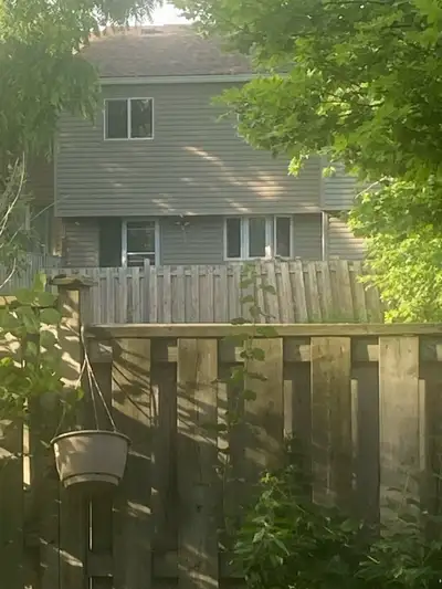 Room for rent in condo unit. Near Sydney street/ Bell Blvd. Utilities included. Great for female stu...