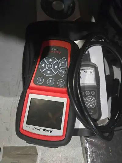 I'm selling an Autel AutoLink AL519 OBDII/EOBD Scanner in used condition. This tool is great for dia...