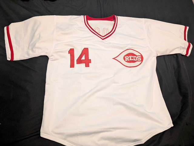 Signed Pete Rose Reds Jersey-JSA certified in Baseball & Softball in Moose Jaw - Image 2