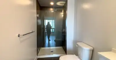 MUZE BUILDING APARTMENT **FEMALE ONLY** not included wifi or hydro or parking >unfurnished (possibly...