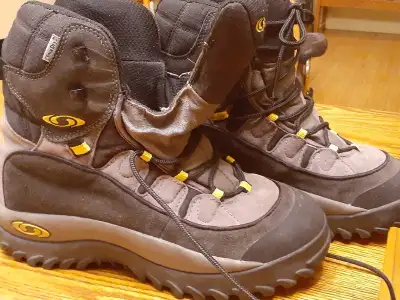 bottes,homme ,gr 8, View more