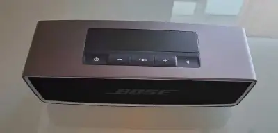 BOSE SoundLink Bluetooth Speaker (ジャンク) 57 ads for bose soundlink bluetooth speaker in Buy & Sell in
