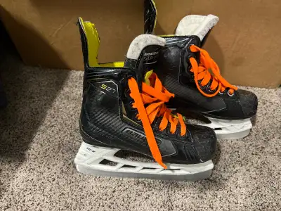 Bauer Supreme S27 Youth Hockey Skates size 13Y, View more