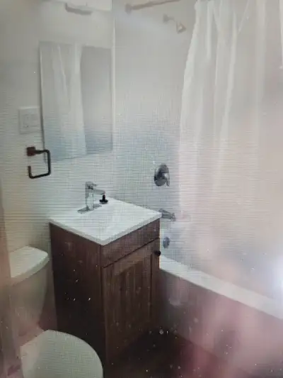 Monthly rent is 1675.00 including utilities Walk to everything, Second Floor unit in duplex Move in...