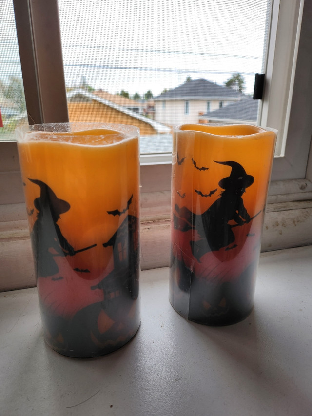 2 Brand New Bat/Haunted House Candles in Home Décor & Accents in Thunder Bay - Image 2