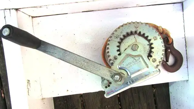 Trailer Winch - 1300 lb in Hand Tools in Kingston - Image 2