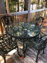 Ensemble patio table ronde en aluminium et verre avec 4 chaises