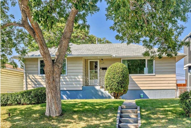 Main Floor Home with Double Garage in Highland Park InnerCity Long