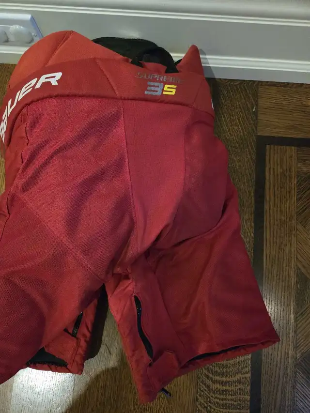 Red hockey pants. Jr M Jr L in Hockey in City of Toronto - Image 7