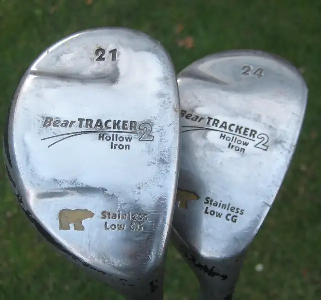 Mens Right Handed FULL 14 Golf Set Powerbilt Irons, Bear Hybrids in Golf in Sudbury - Image 4