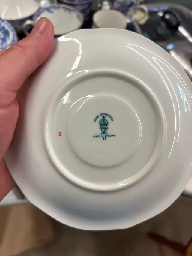 Royal Crown Derby Teacup Set63347536629635121