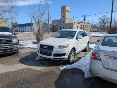 2007 Audi Q7 4.2L V8 Quattro AWD 265000kms Leather heated seats front and middle row 7 Seater Back u...