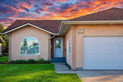 Looking for space, value, and low-maintenance living? This well-maintained 1,188 sq ft half-duplex (...