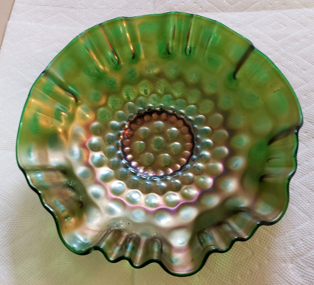 Carnival Glass Bowl Fenton Coin Dot Green in Arts & Collectibles in Barrie - Image 3