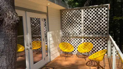 Luxury Furnished Country Retreat in Cobble Hill Location: Cobble Hill, BC Availability: September 20...