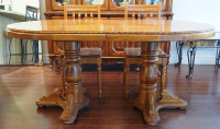 Refinished Vintage Solid Oak Table w 2 Leaves + 6 Chairs