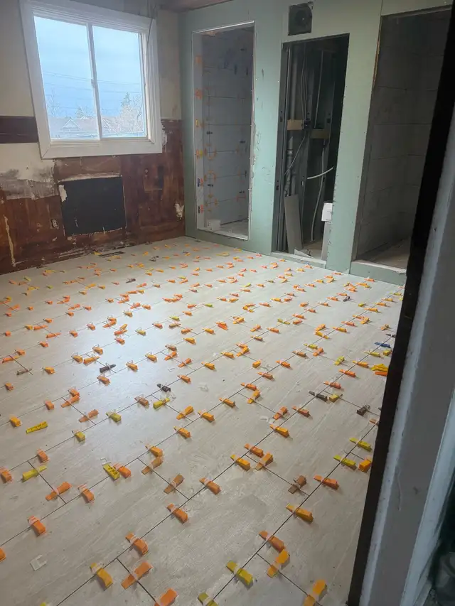 Tile installer 585100376157071365