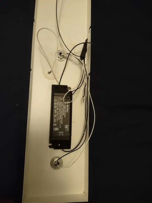 Luminaire Plafonnier in Indoor Lighting & Fans in City of Montréal - Image 4