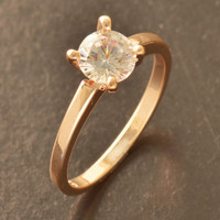 Classic Womens' Engagement rings