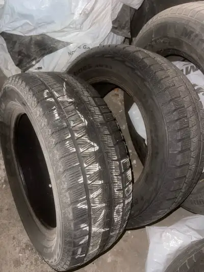 Habilead winter tires Good shape lots of life 215/60/16 dot is 2017 - $150 for all 4 pickup in Missi...