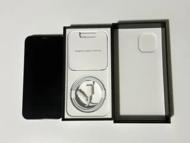 【99% NEW】iPhone 12Pro 128GB (Pacific Blue) in Cell Phones in Markham / York Region - Image 4