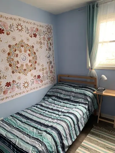 Room for Rent – Female Students Only (Near Fanshawe College)