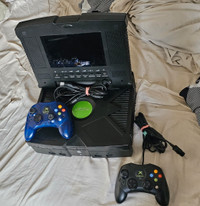 Original Xbox + 2 Controllers 