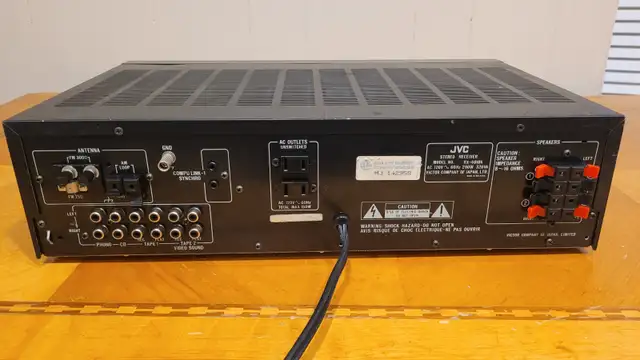 JVC RX-401 AM/FM Computer Controlled Stereo Receiver in Stereo Systems & Home Theatre in Mississauga / Peel Region - Image 8