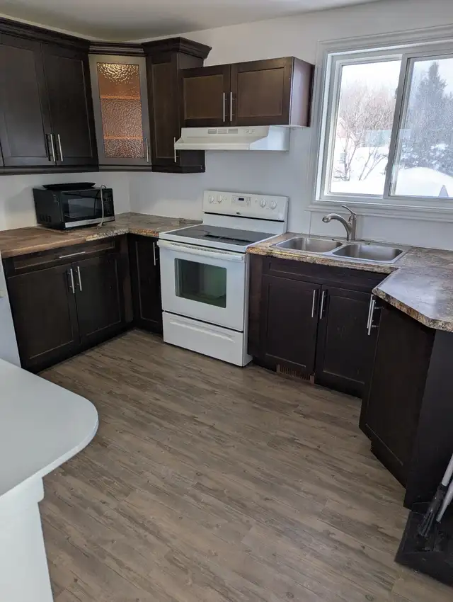 2 Bed, $2,250/mth, All Inclusive, Gerald St., Orleans