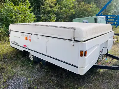 Hi there, Selling a Fleetwood Santa Fe tent trailer. One trailer cable is broken and seized so the t...