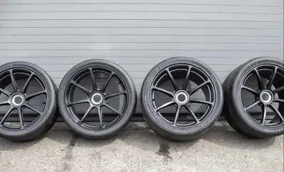 Excellent track setup for 991 generation GT3 models. 19×9.5″ and 19×12″ currently mounted with Nanka...
