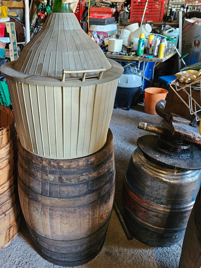 Wine Press & Wine Barrels in Hobbies & Crafts in St. Catharines - Image 2