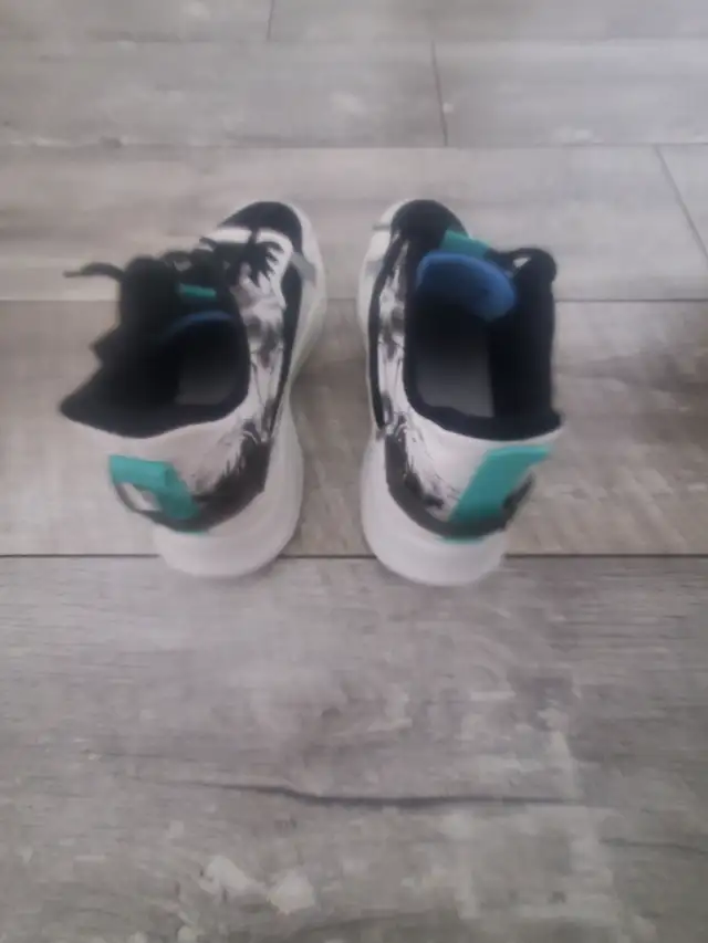 NEW SNEAKERS. in Men's Shoes in Saskatoon - Image 4