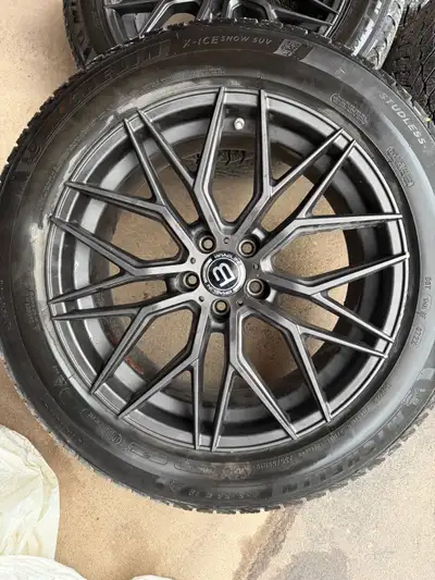 Set of 4 Michelin X Ice winter tires on rims All are 235 / 55 / R 19 Used for 3 winter ~ 13,000 KM o...
