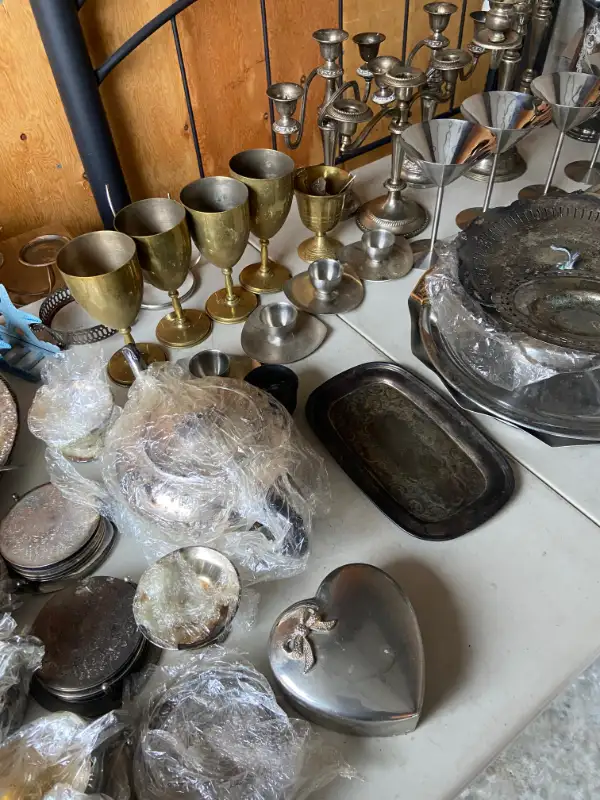 Assorted silver plated dinnerware in Kitchen & Dining Wares in Cowichan Valley / Duncan - Image 4