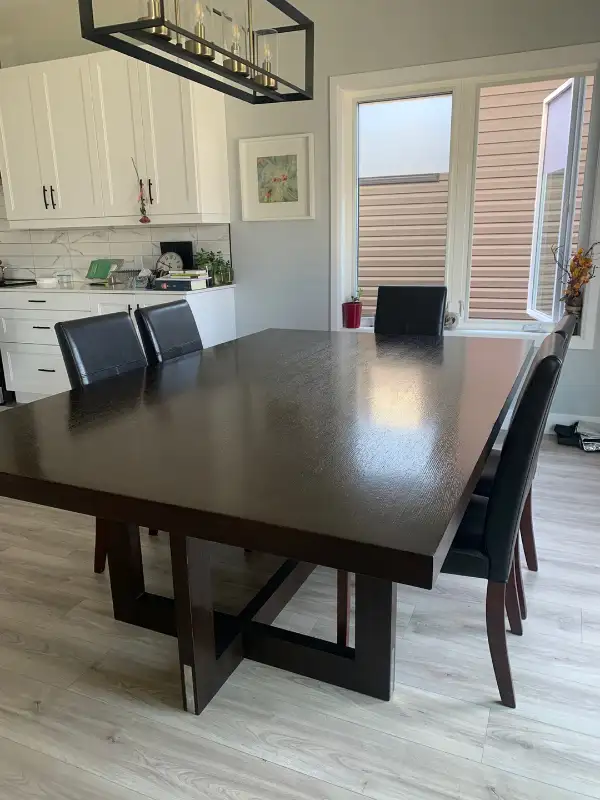 Gorgeous Dining Table in Dining Tables & Sets in Kingston - Image 6