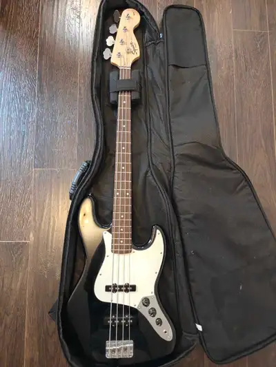In excellent condition, comes with carrying case